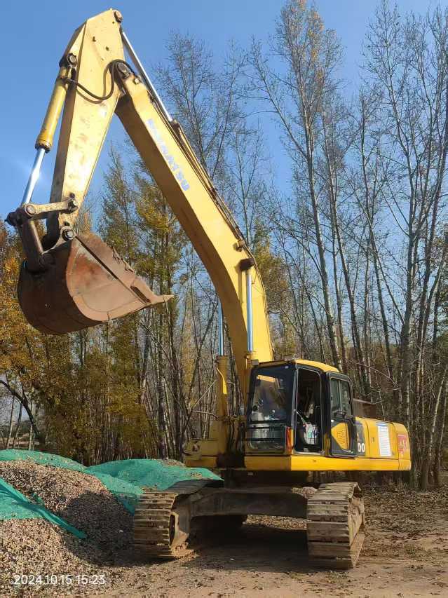 Komatsu PC400-7 Excavator